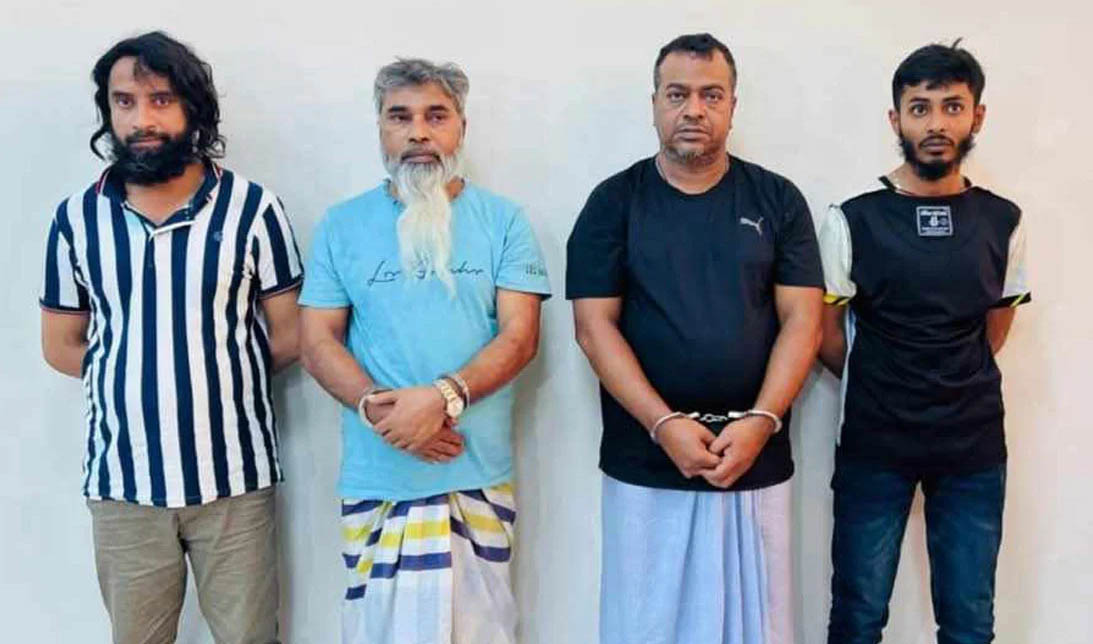 শীর্ষ সন্ত্রাসী সুব্রত বাইন ও মোল্লা মাসুদসহ গ্রেফতার ৪