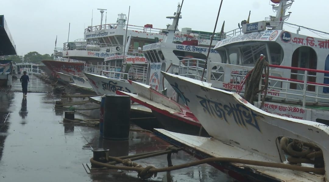অভ্যন্তরীন রুটের লঞ্চ চলাচল বন্ধ