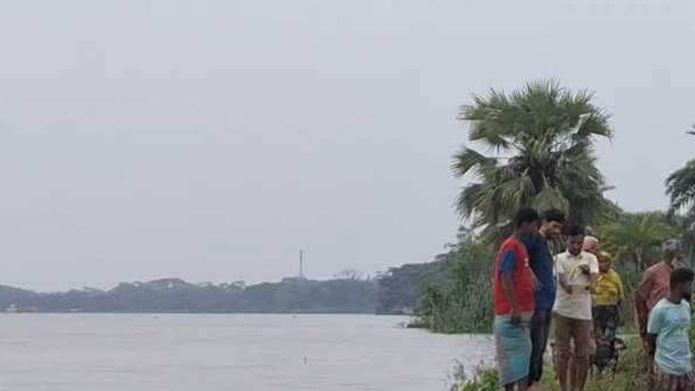 মুহূর্তেই তলিয়ে গেল বরগুনার দুটি গ্রাম