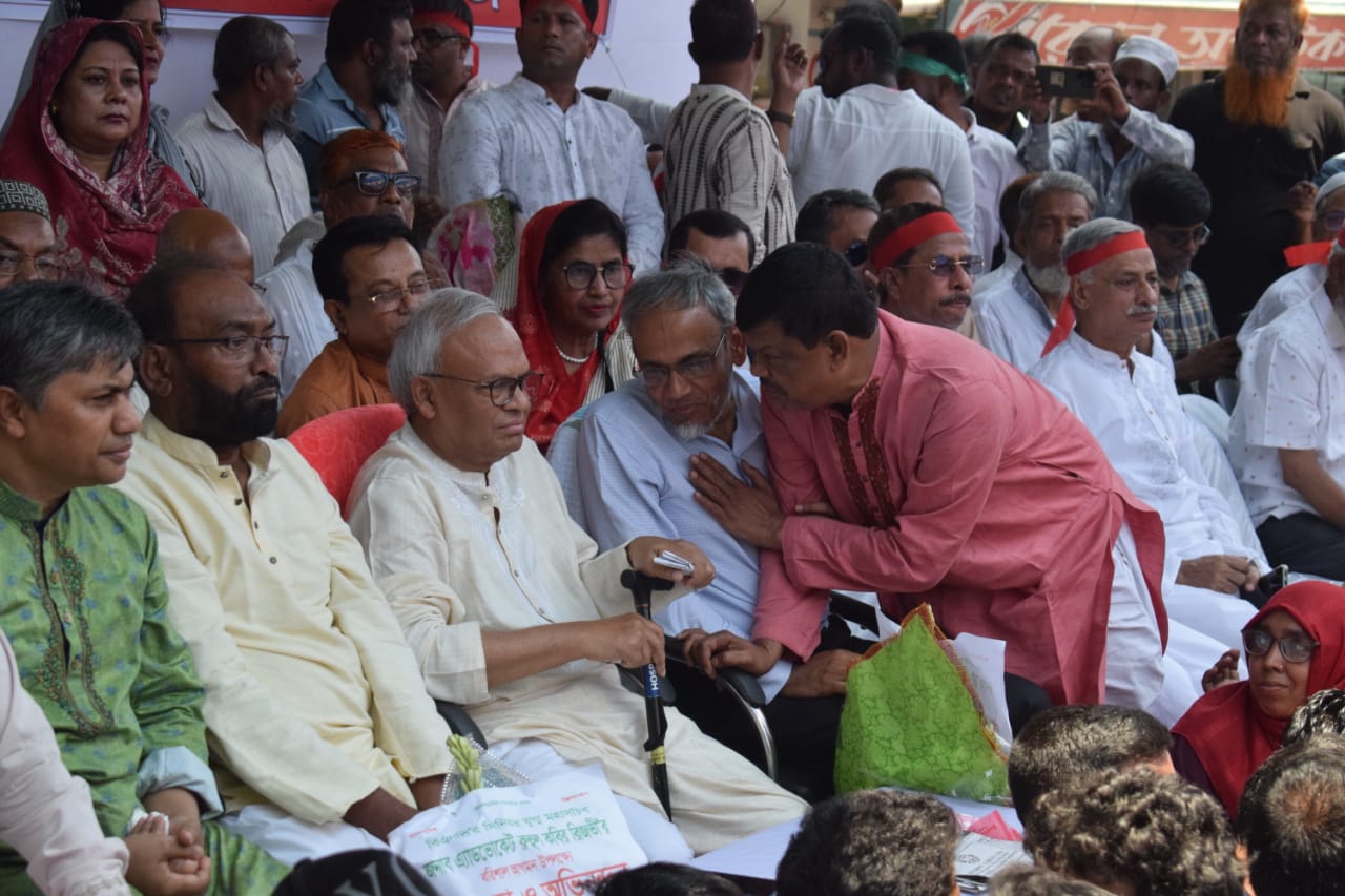 হাসিনার আমলে বিনা চিকিৎসায় শ্রমিকদের জীবন দিতে হয়েছে : রিজভী