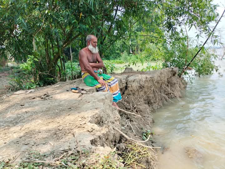 রাঙ্গামাটি নদীর ভাঙনে দিশেহারা মানুষ, বসত ঘর ফসলি জমি নদীতে বিলীন