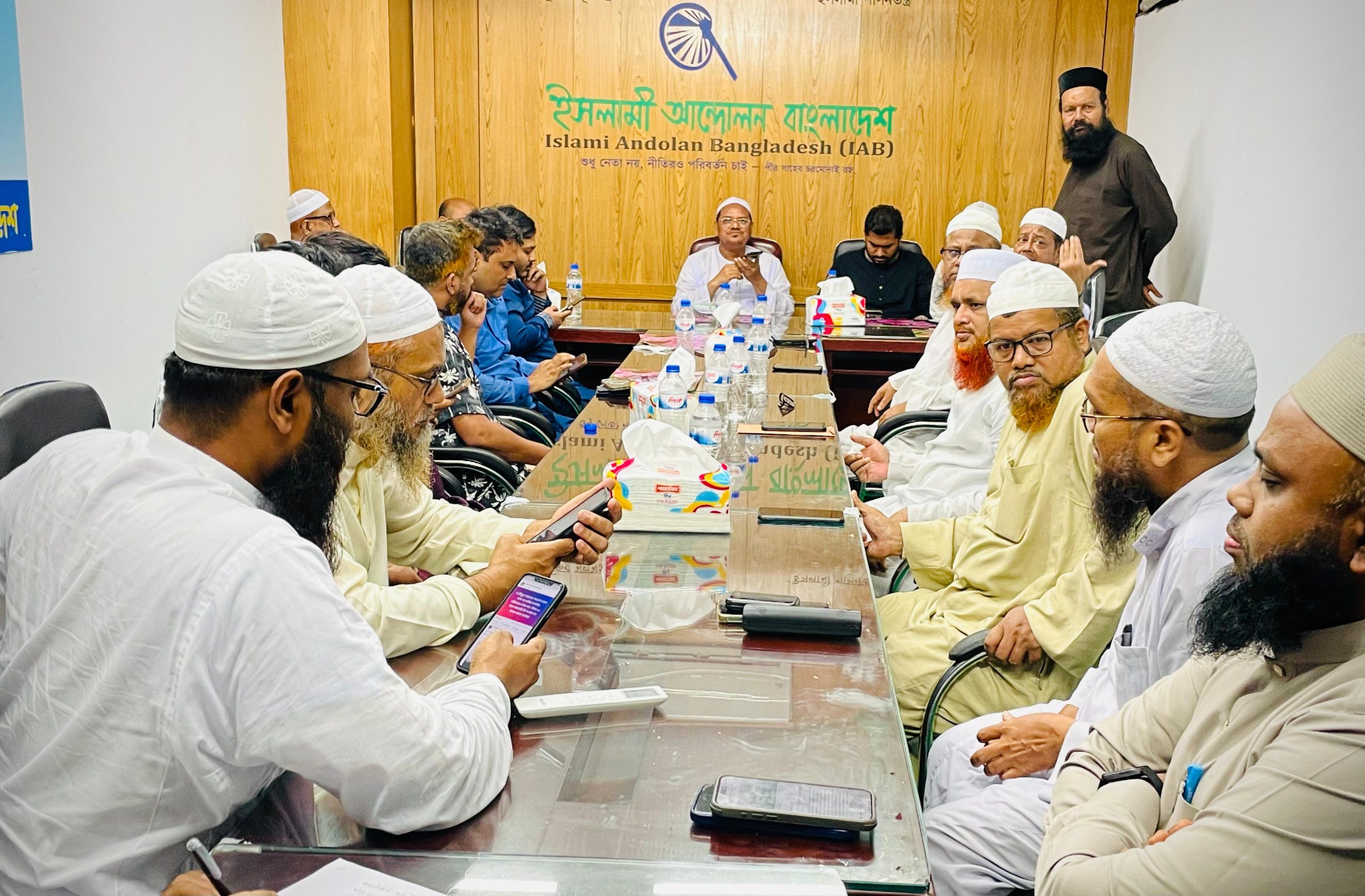 পীর সাহেব চরমোনাই আহ্বানে ফ্যাসিবাদ বিরোধী ৫টি দলের জরুরী বৈঠক অনুষ্ঠিত