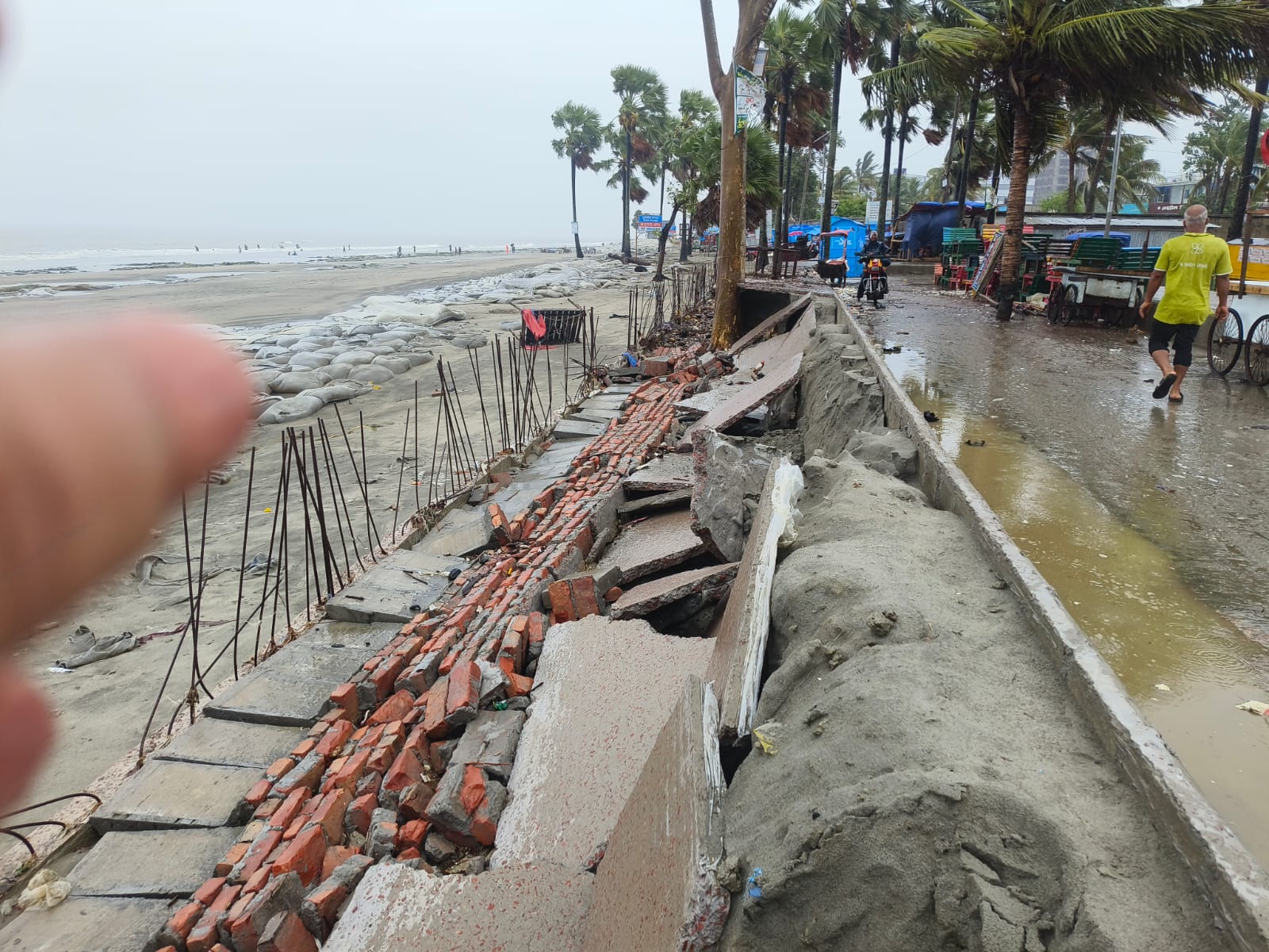 কুয়াকাটা সৈকতের মেরিন ড্রাইভ লন্ডভন্ড, তদন্ত কমিটি গঠন