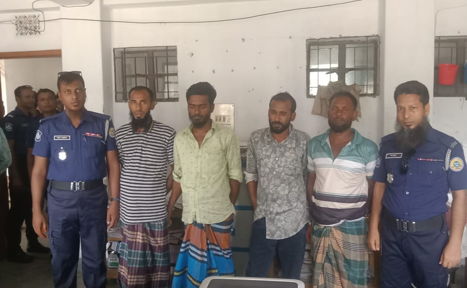কুয়াকাটায় আবাসিক হোটেল থেকে ৭ জুয়ারি আটক