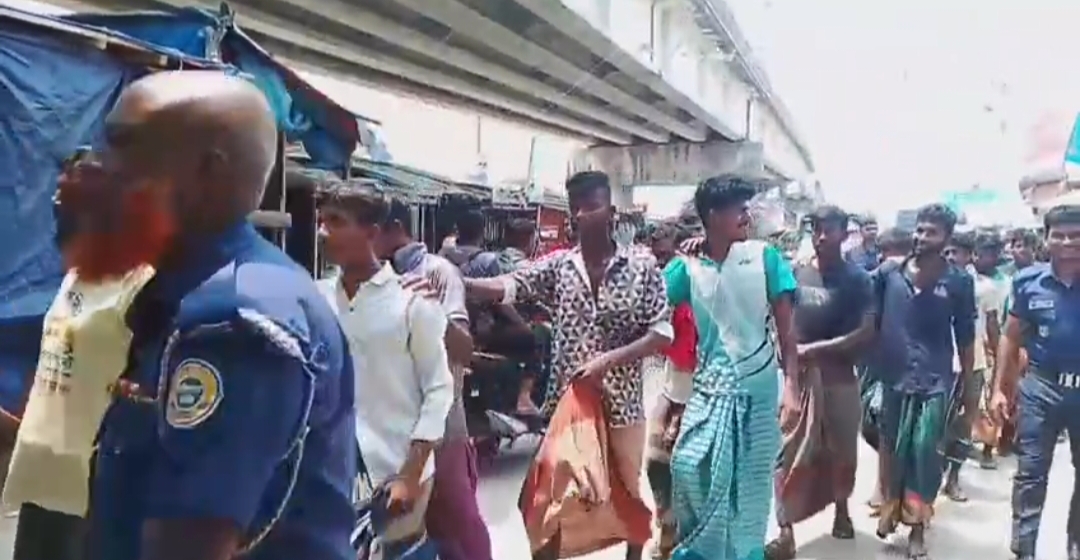 নিষেধাজ্ঞা উপেক্ষা করে সাগরে মাছ শিকার আটক ১৬