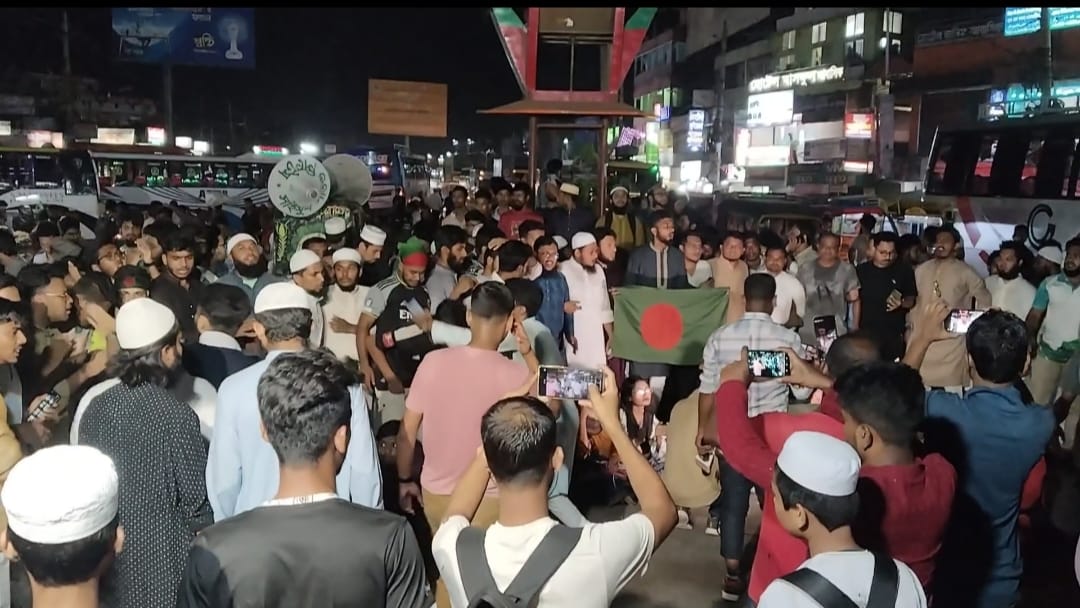 আ. লীগকে নিষিদ্ধের দাবিতে উত্তপ্ত বরিশাল