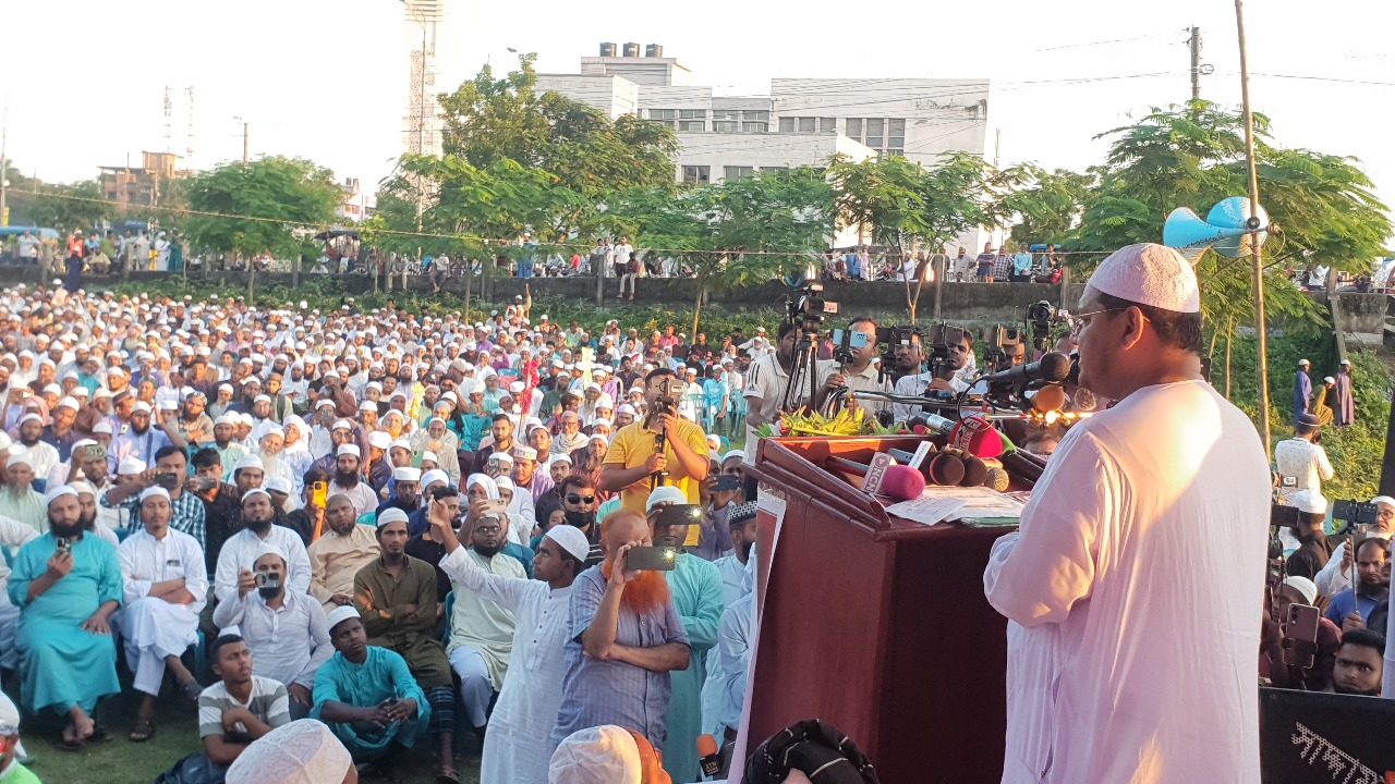 সরকারের ওপর চাপ প্রয়োগ জাতি ভালোভাবে দেখছে না : পীর সাহেব চরমোনাই