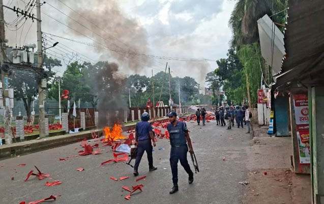 গোপালগঞ্জে সংঘর্ষ, গুলিতে নিহত অন্তত ৩