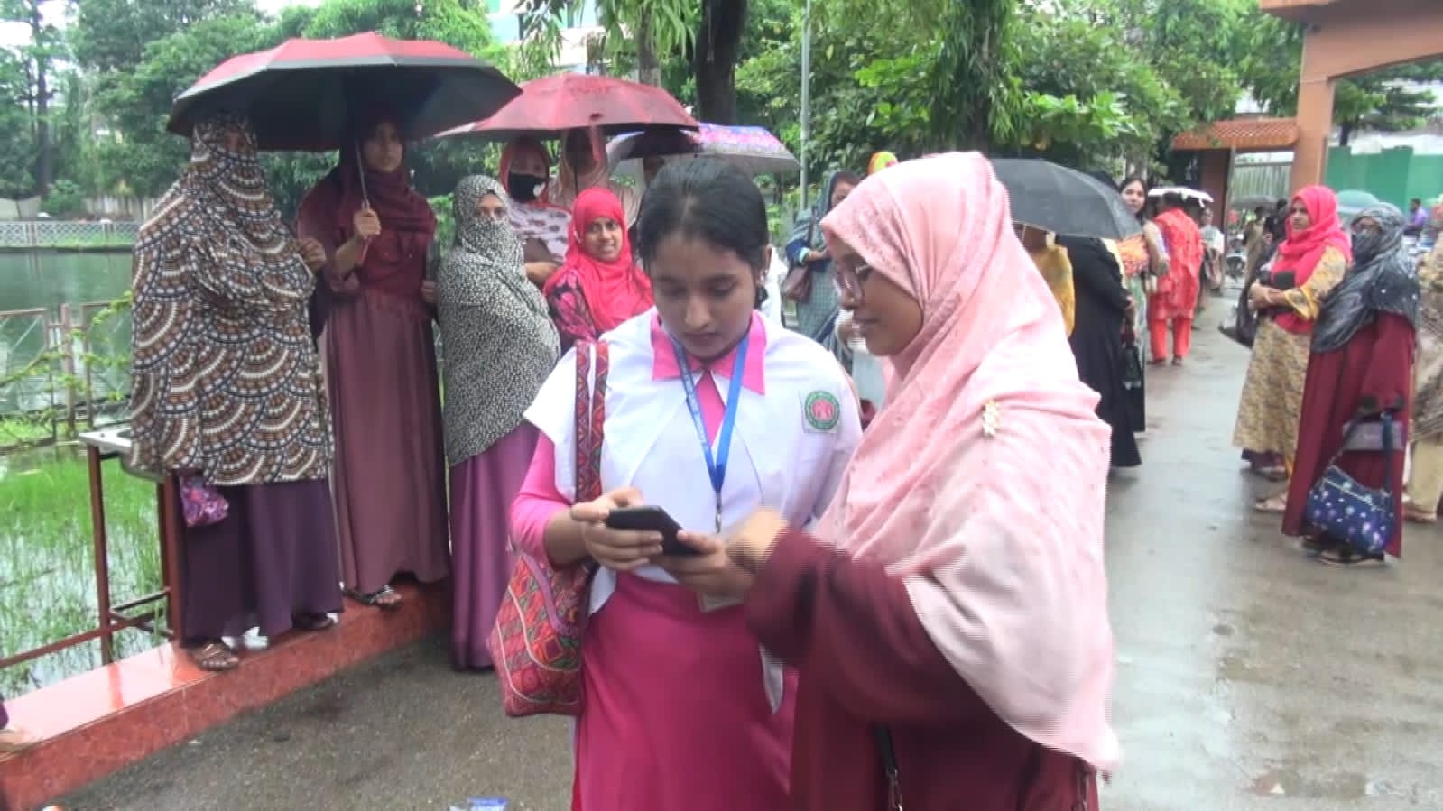 বরিশাল বোর্ডের ১৭ বিদ্যালয়ে শতভাগ পাস, কেউ পাস করেনি ১৬ বিদ্যালয়ে