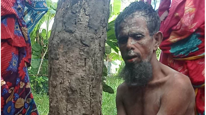 মধ্যযুগীয় কায়দায় আপন ভাইেকে নির্যাতনের অভিযোগ