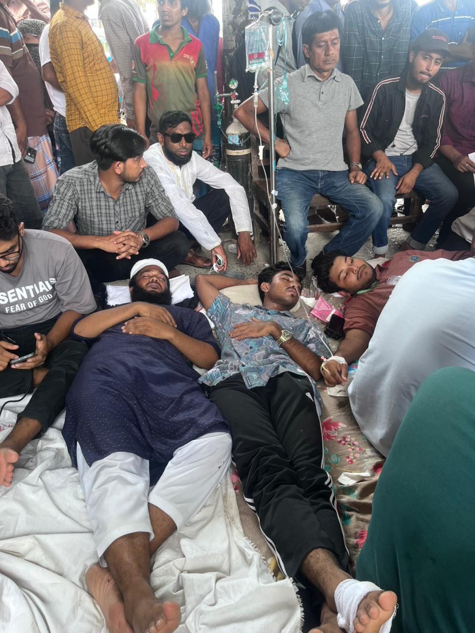 স্বাস্থ্যখাত সংস্কারের দাবীতে ব্লকেড কর্মসূচী অব্যাহত,আমরণ অনশনে ছাত্র জনতা