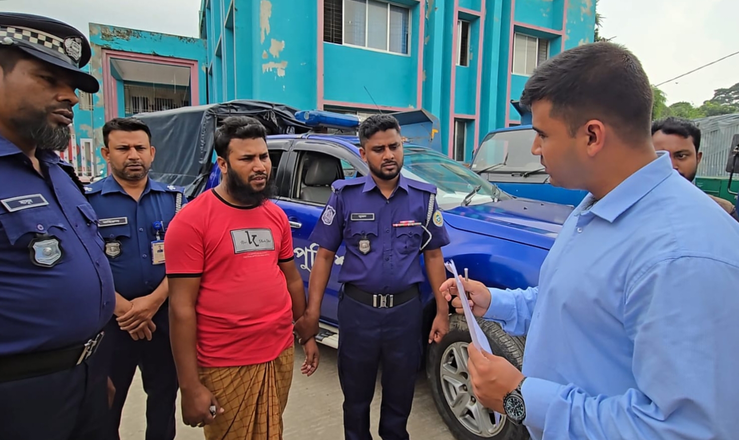 পর্যটক দম্পতিদের ভিডিও ধারণ, যুবকের কারাদণ্ড