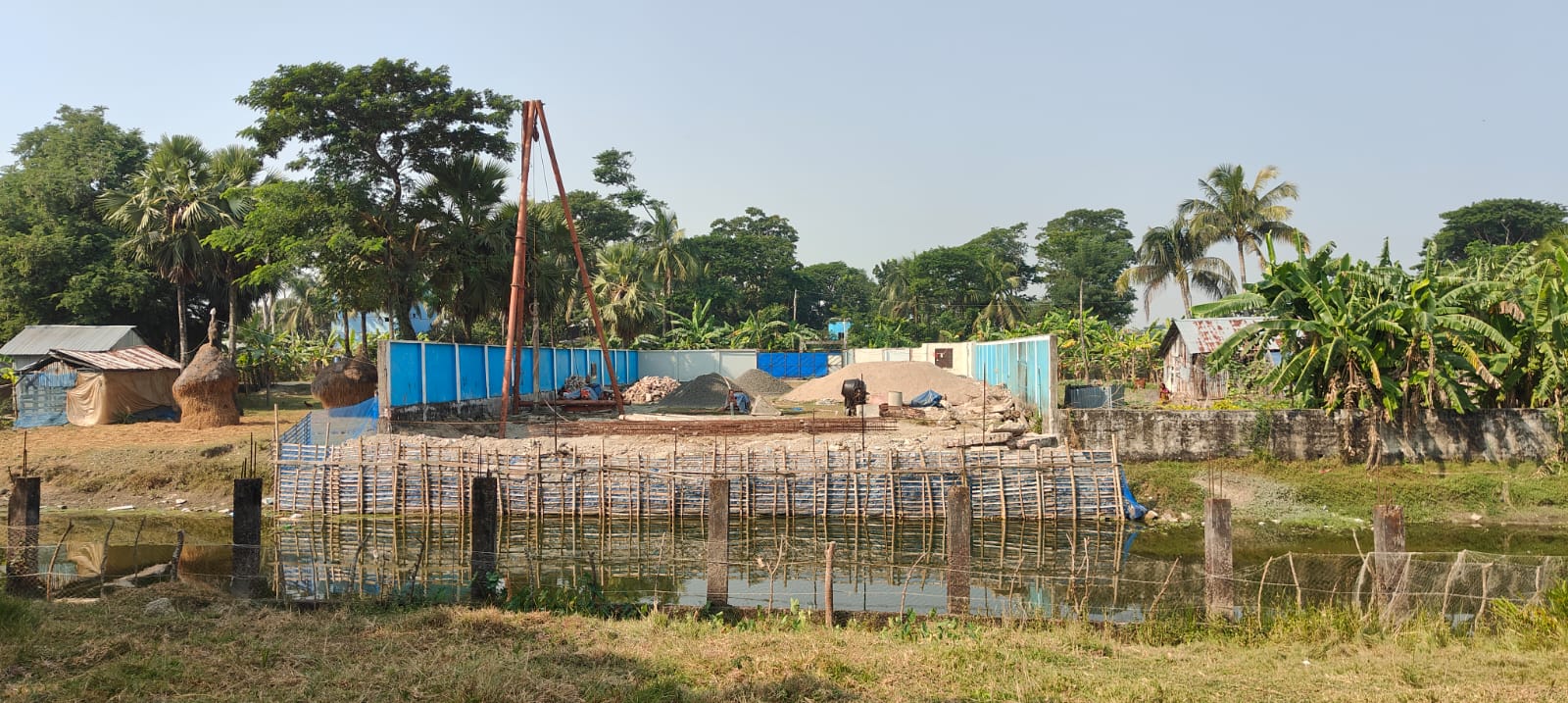 কুয়াকাটায় সরকারি খাল দখল করে বহুতল হোটেল নির্মাণের অভিযোগ