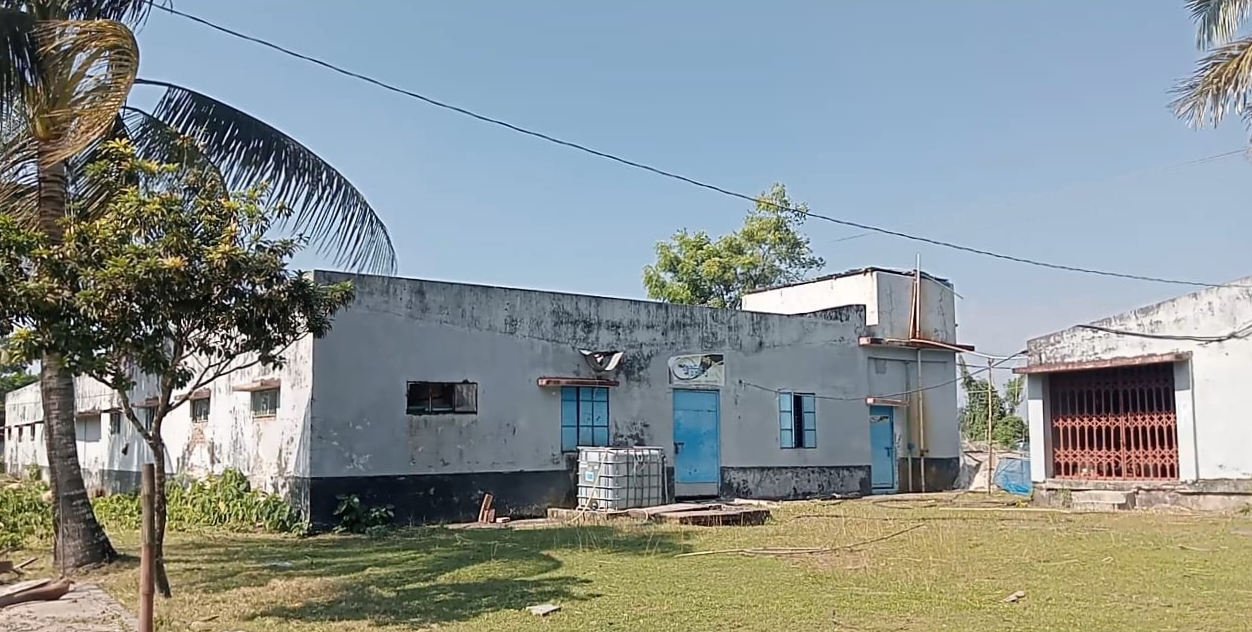 মহিপুরে হ্যাচারীর দখলে পাউবো জমি