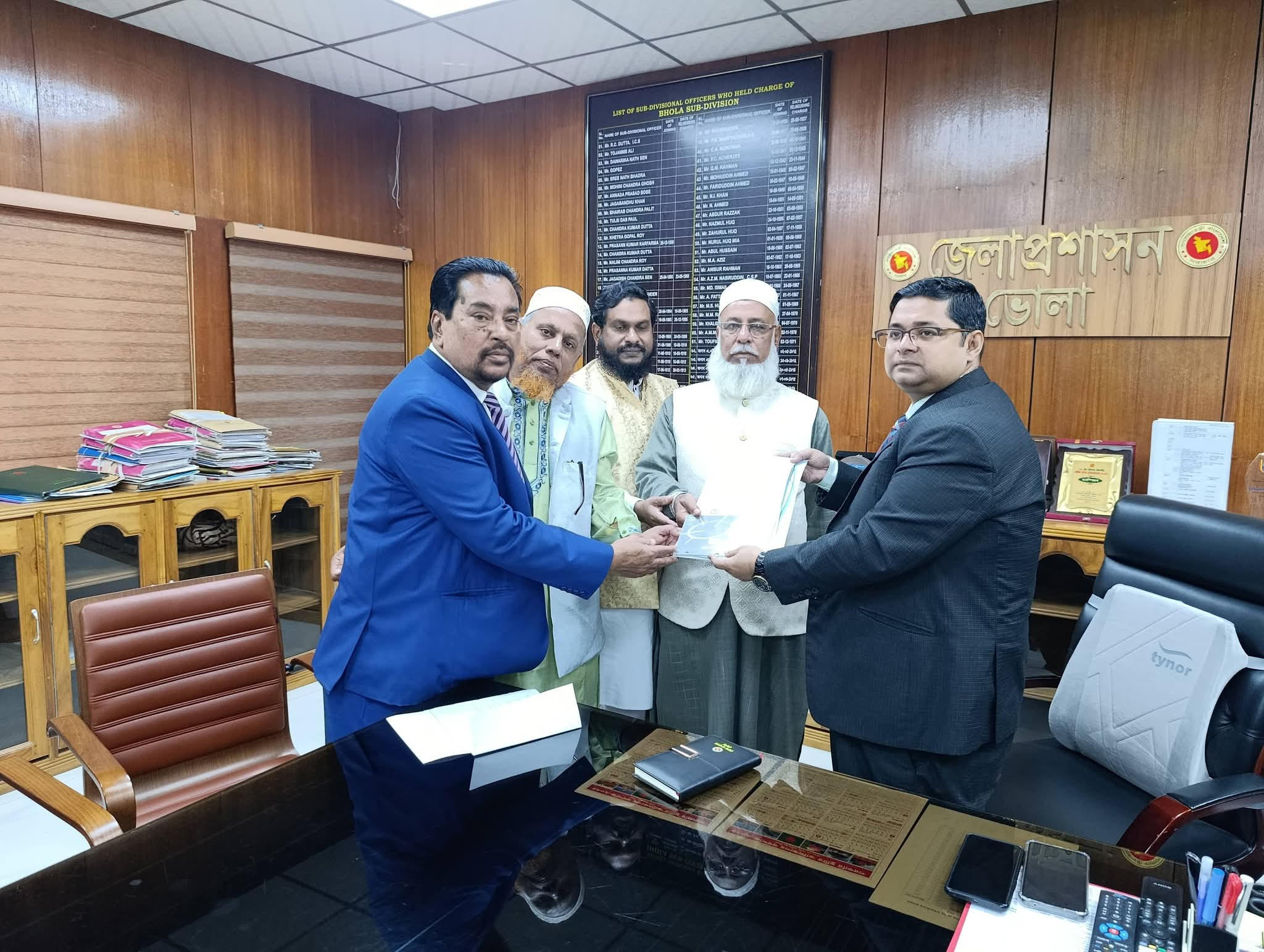 ভোলা-৪ আসনে মনোনয়ন সংগ্রহ করেছেন অধ্যক্ষ মাওলানা মোস্তফা কামাল