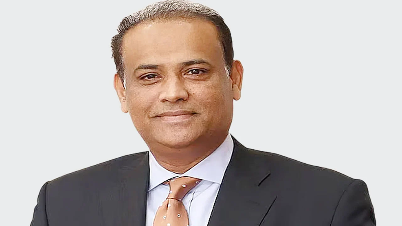 সাবেক ভূমিমন্ত্রী সাইফুজ্জামানসহ ৩৬ জনের বিরুদ্ধে চার্জশিট