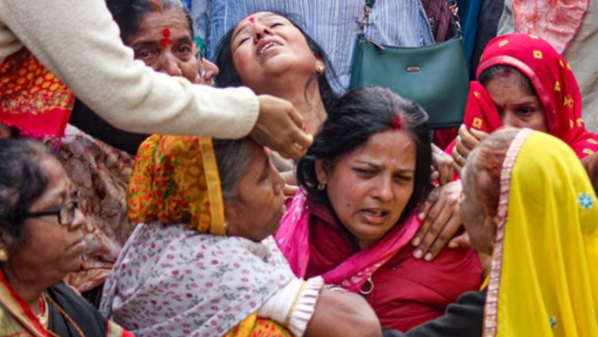 ভারতে দূষিত পানি পানে ১০ জনের মৃত্যু, হাসপাতালে ১৪০০
