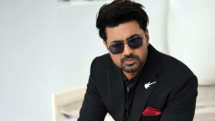 দেবের নামে চালু হল বিশেষ ডাকটিকেট