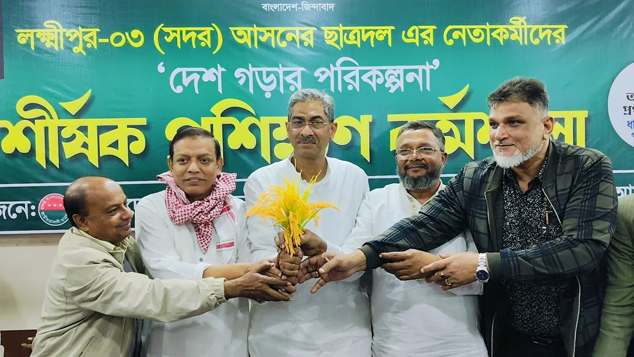 বিএনপির প্রার্থীকে সমর্থন জানিয়ে ভোটের মাঠ ছাড়লেন স্বতন্ত্র প্রার্থী