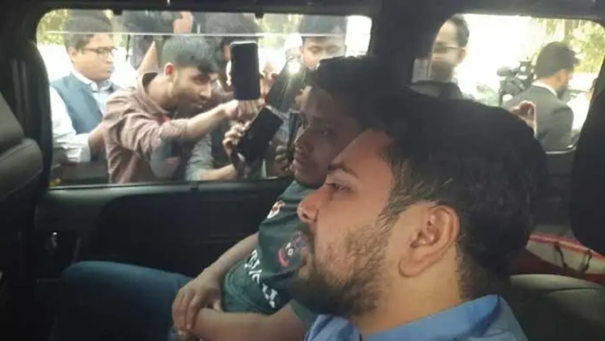 সেই জার্সি পরেই সংসদে হাসনাত