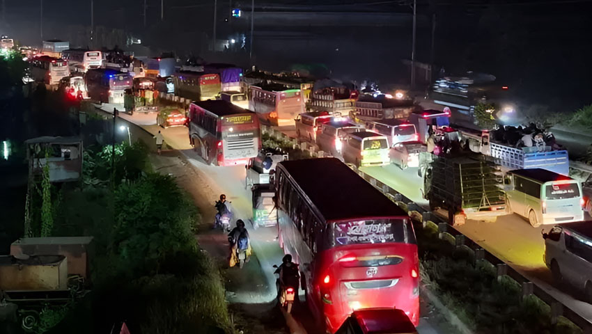 টার্মিনালে মানুষের ঢল, ১২ কিলোমিটারজুড়ে যানজট