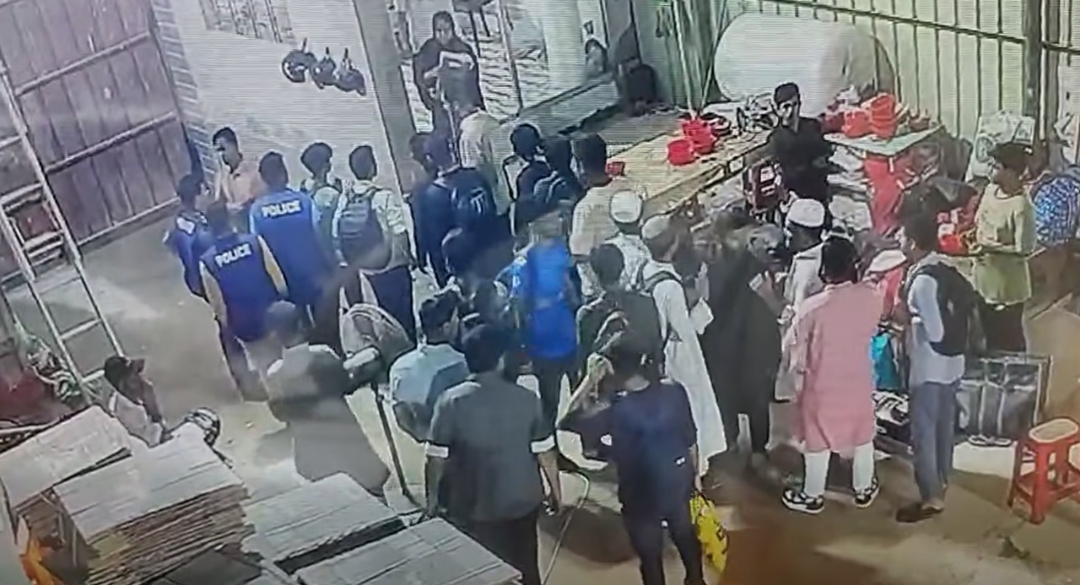 কেরানীগঞ্জে চাঁদার চাপে বন্ধ ফ্যাক্টরি, কর্মহীন ৯০ শ্রমিক