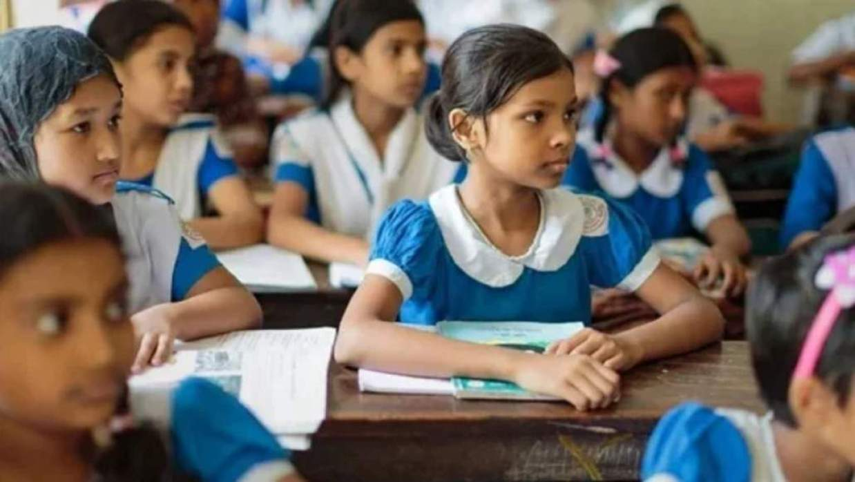 শিক্ষার্থীরা বাংলা-ইংরেজি রিডিং ও গণিতের যোগ-বিয়োগ না পারলে শিক্ষকের বেতন বন্ধ