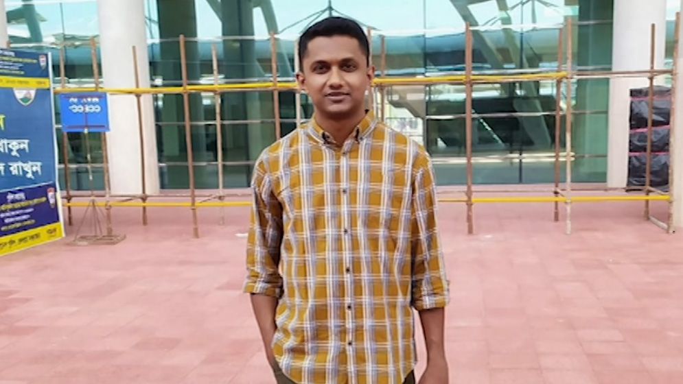 ব্যারাক থেকে বেরিয়ে নিখোঁজ কলাবাগান থানার এসআই রাকিবুল