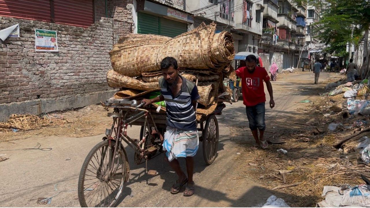 এনভি নিউজ২৪ এ সংবাদ প্রকাশের পরই নড়েচড়ে বসল কেরানীগঞ্জের হাট ইজারাদাররা