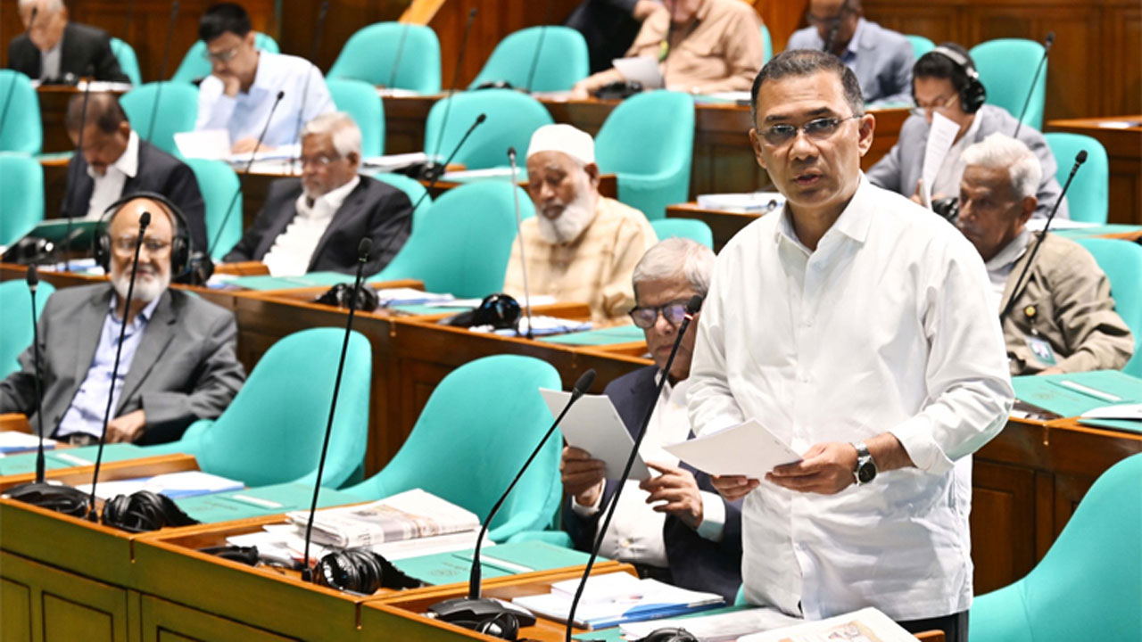 প্রাইমারি শিক্ষকদের বেতন বাড়ানোর ঘোষণা দিলেন প্রধানমন্ত্রী