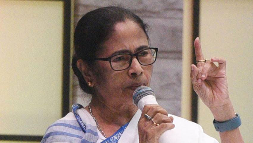 দিল্লি থেকে বিজেপিকে হটানোর হুঁশিয়ারি মমতার