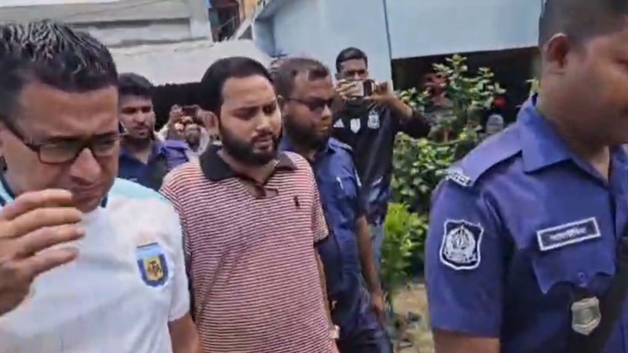 ফরিদপুরে অবরুদ্ধ এনসিপি নেতাকে উদ্ধার করল পুলিশ