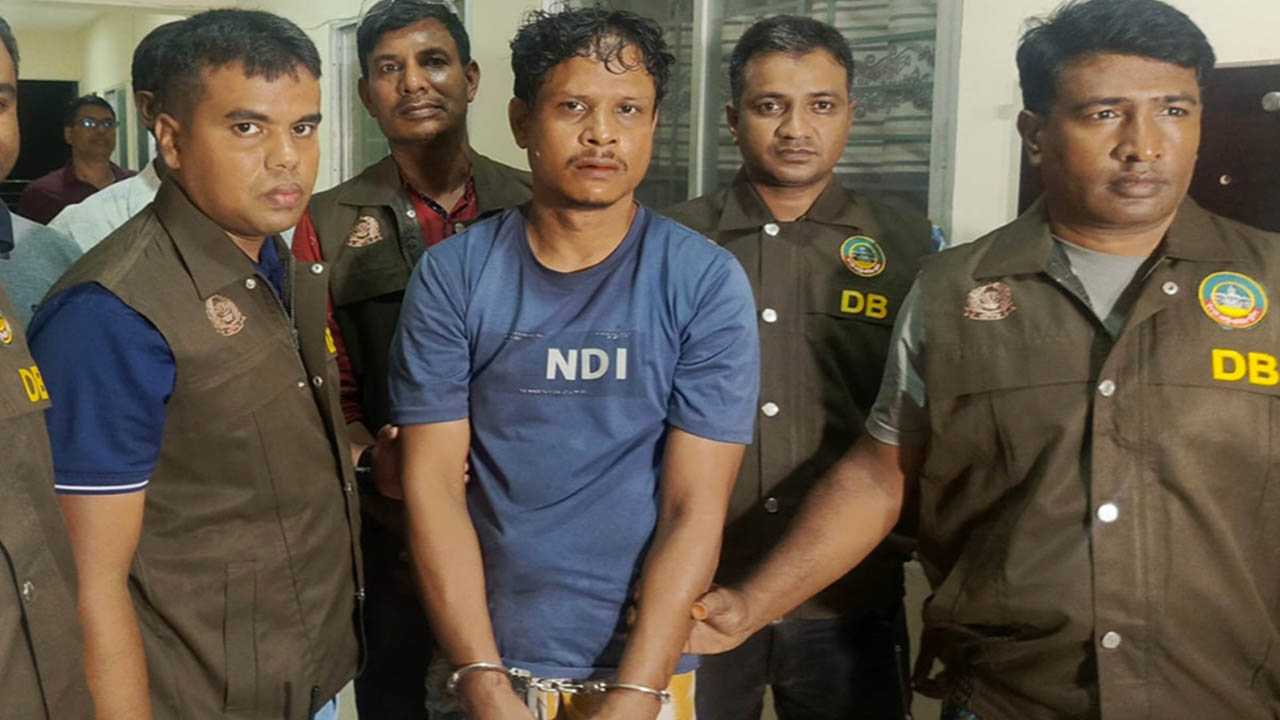 রংপুরে পানের পিক ফেলায় কর্মচারীকে পিটিয়ে হত্যা