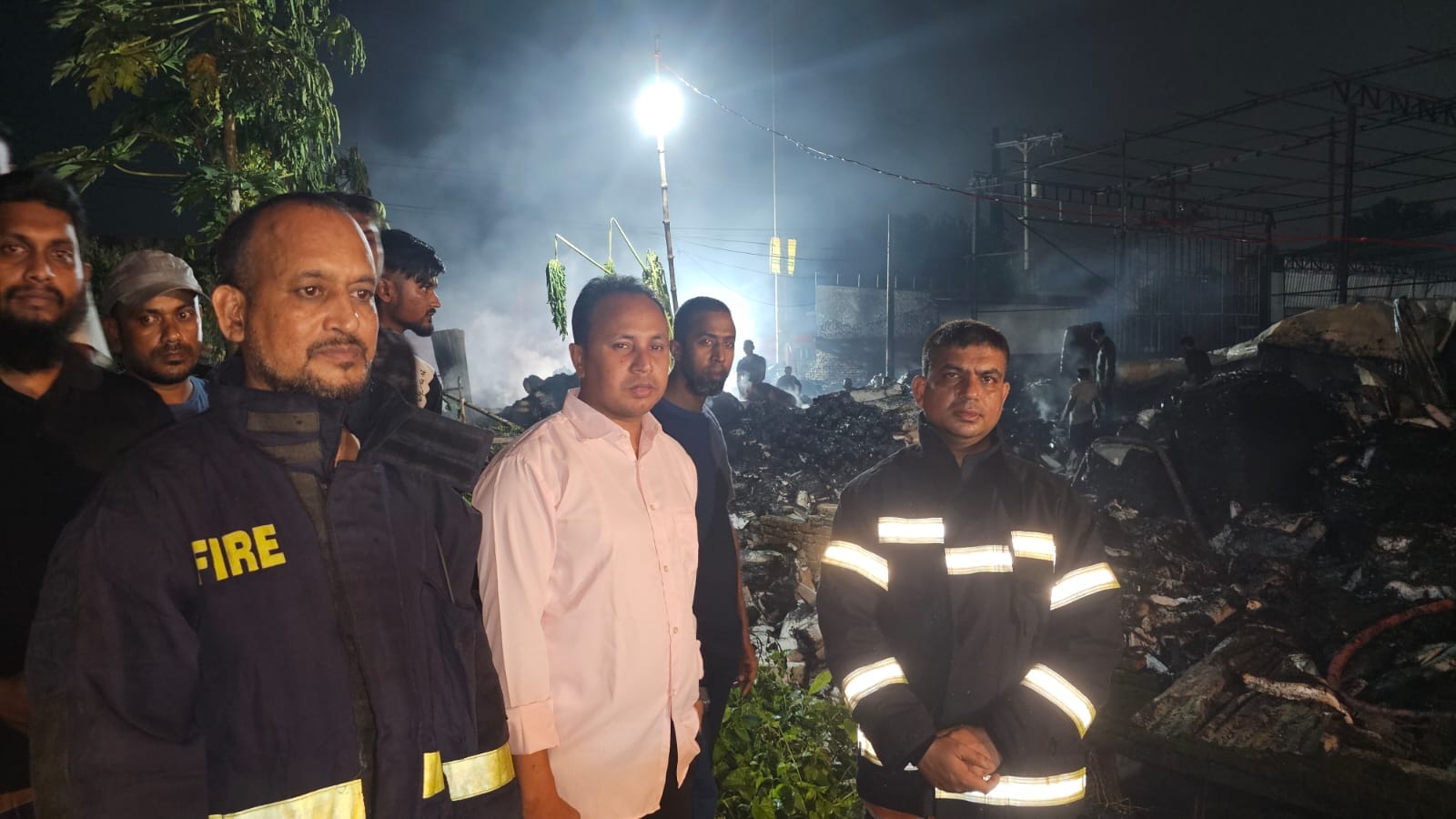কেরানীগঞ্জে কাগজের গোডাউনের আগুন ৫ ঘণ্টার চেষ্টায় নিয়ন্ত্রণে