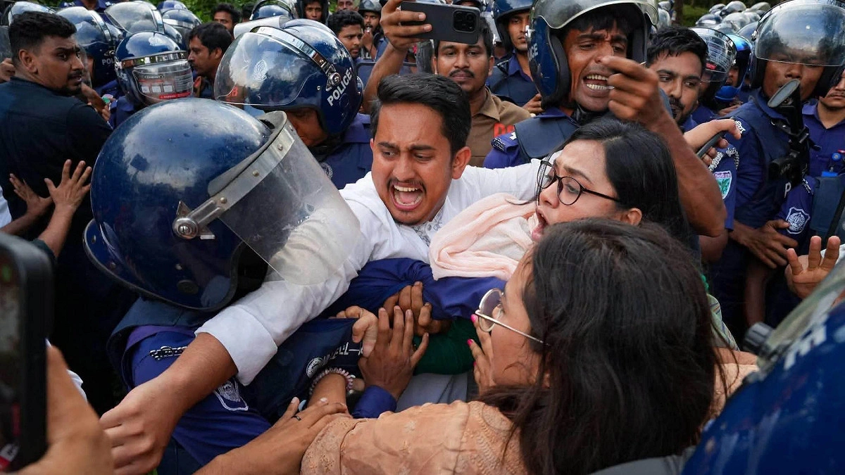 ‘যুগে যুগে ভাইয়েরা এভাবেই বোনদের জন্য ঢাল হয়ে দাঁড়িয়ে থাকে’