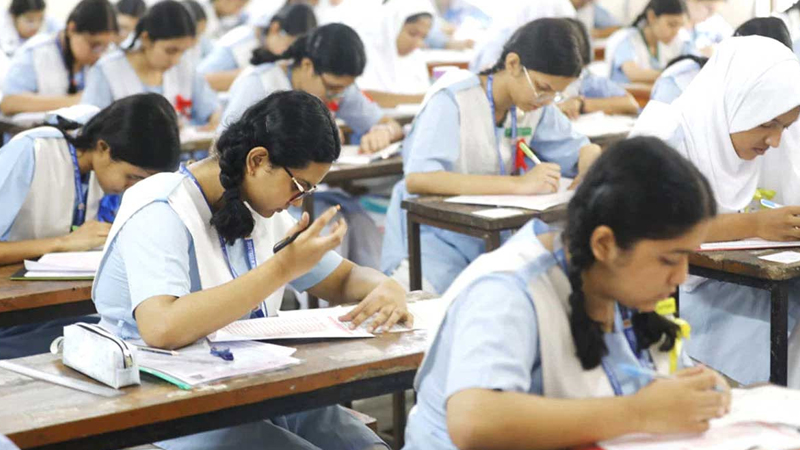 চট্টগ্রাম বোর্ডের অবশিষ্ট সব পরীক্ষা অনির্দিষ্টকালের জন্য স্থগিত