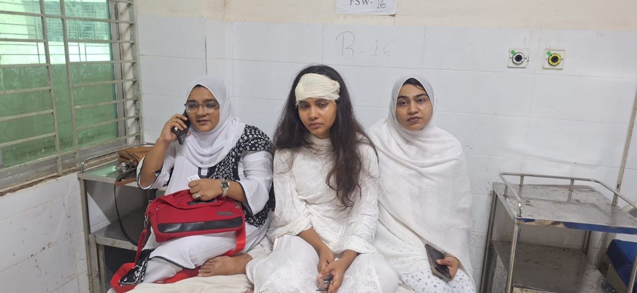 গোপালগঞ্জে শিক্ষানবিশ নারী আইনজীবীর মাথা ফাটালেন বিচারক