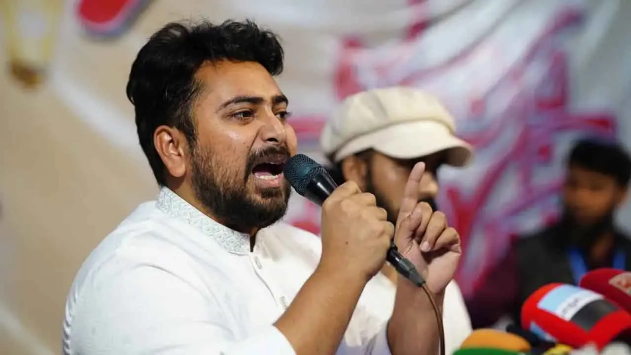 গ্যাসের দাম বাড়ালে পেট্রোবাংলা ঘেরাও করা হবে: নাহিদ ইসলাম