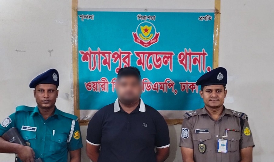 কেরানীগঞ্জে ককটেল তৈরির সরঞ্জাম ও ৯ হাজার মুখোশ উদ্ধার, গ্রেপ্তার ১