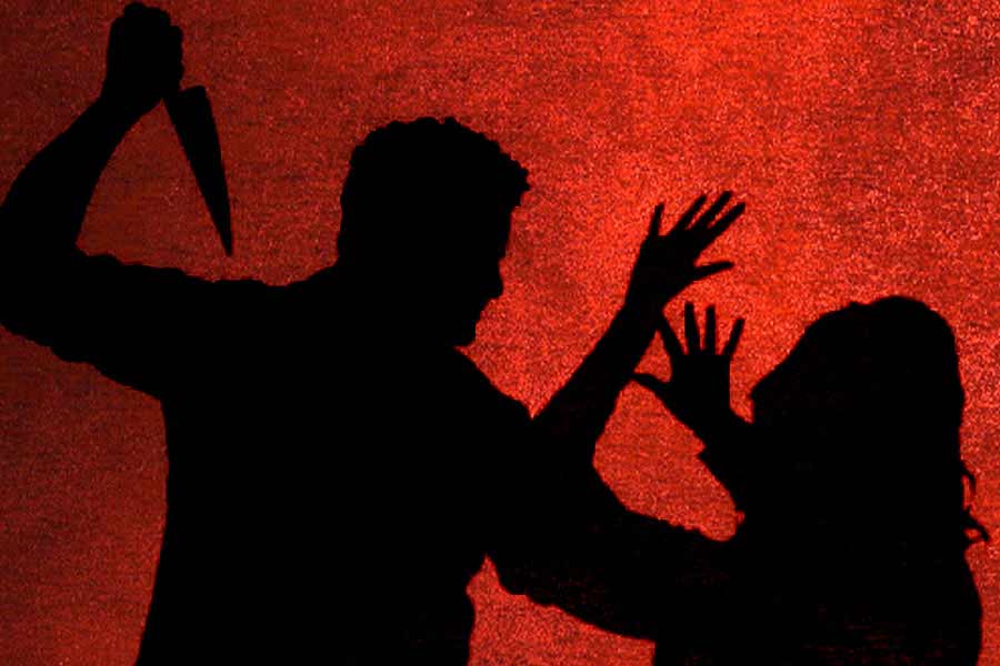 কেরানীগঞ্জে সন্দেহের জেরে স্ত্রীকে কুপিয়ে হত্যার অভিযোগ, স্বামী পলাতক