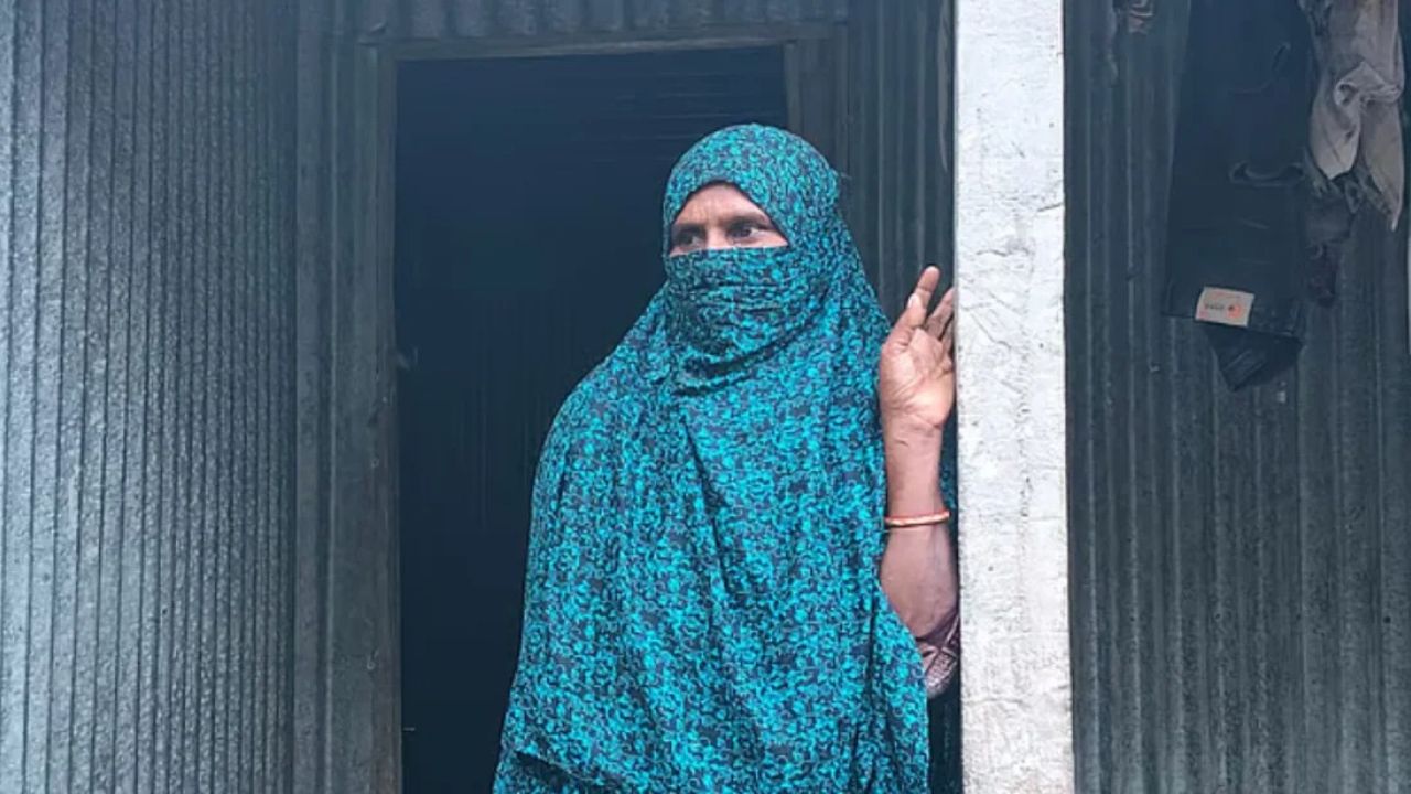ফ্যামিলি কার্ডের কথা বলে বিধবার টিপসই, পরে জানলেন ‘বিয়ে হয়ে গেছে’