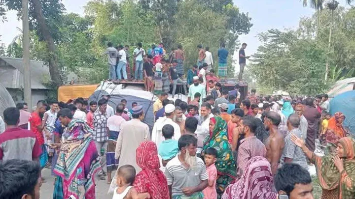 কুড়িগ্রামে ট্রাক-সিএনজির সংঘর্ষে নিহত ৫