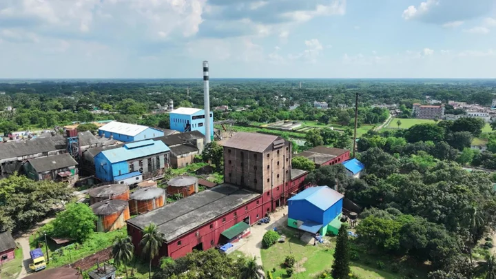 এক অর্থবছরে ৬০ কোটি টাকার লোকসান গুনছে কেরু